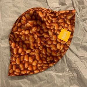 NWOT bush beans bucket hat in excellent condition